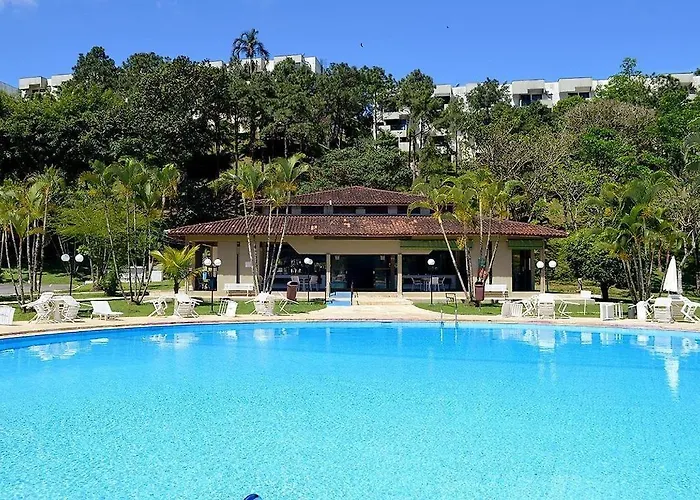 Duplex família em condomínio com área verde e portaria 24horas Guarujá